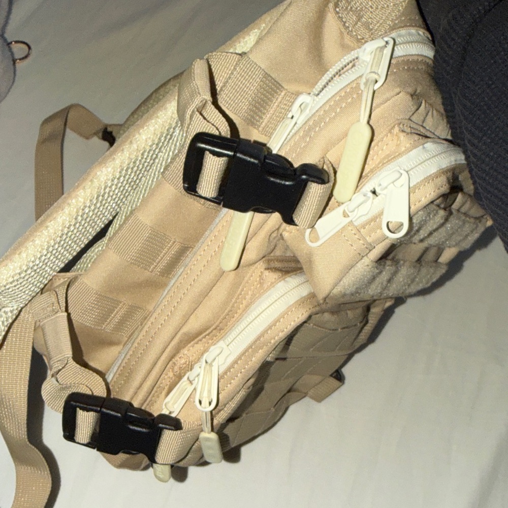 WOLFpak 9L mini Tactical Utility Shoulder Bag - Desert Tan - Picture 3 of 11